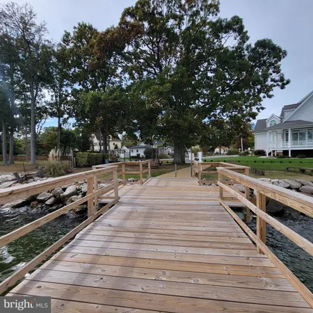 $2,150 | 4715 Frederick Avenue, Shady Side, MD 20764