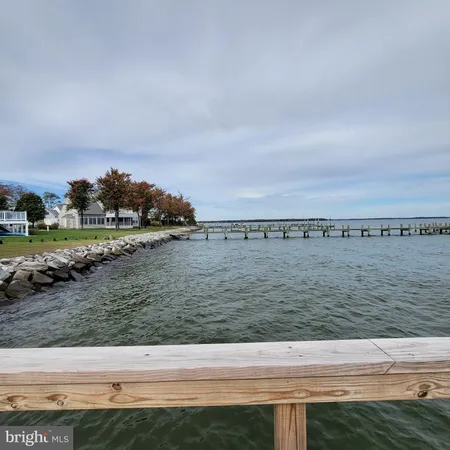 $2,150 | 4715 Frederick Avenue, Shady Side, MD 20764