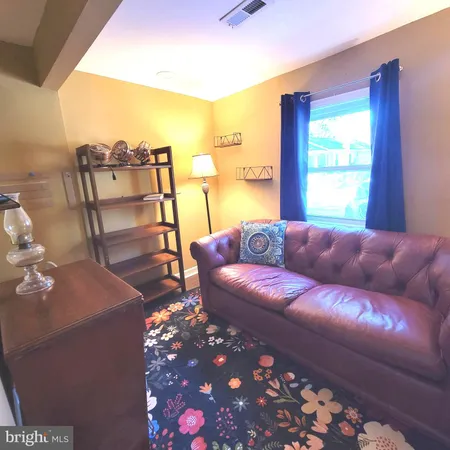 $2,150 | 4715 Frederick Avenue, Shady Side, MD 20764