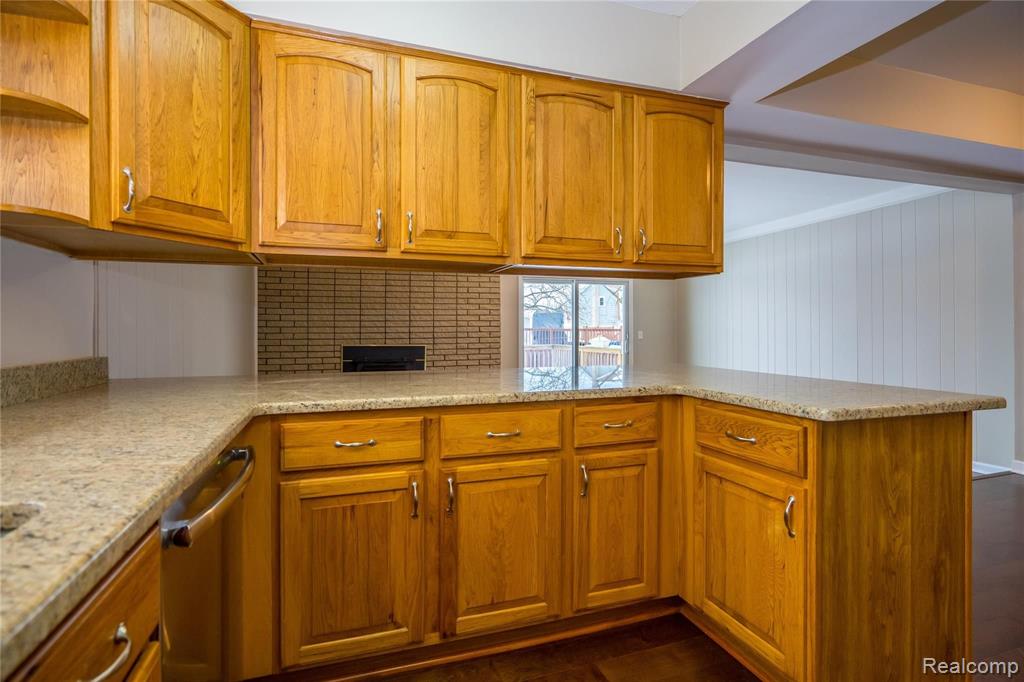 42278 Hanford Road Canton, MI 48187 - Photo 24 of 79