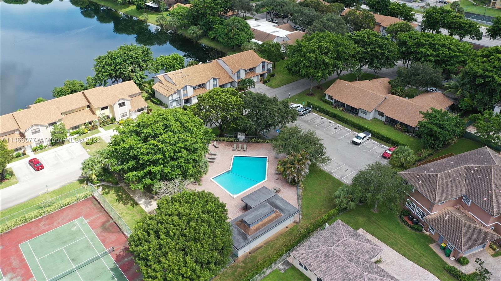 5232 Gate Lake Road, Unit 5232 Tamarac, FL 33319 - Photo 32 of 37