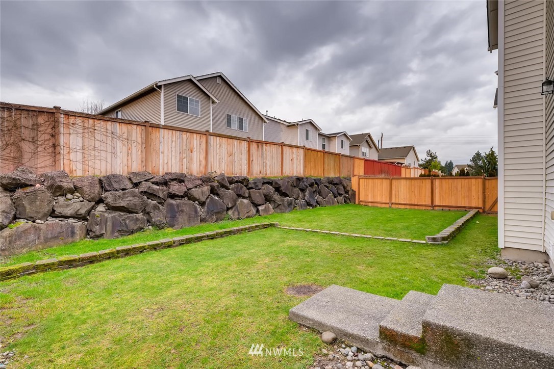 309 Index Place Southeast Renton, WA 98056 - Photo 27 of 28 a view of a back yard of the house