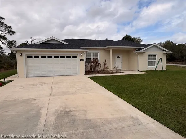 $2,000 | 331 Homasassa Avenue Northeast, Lake Placid, FL 33852