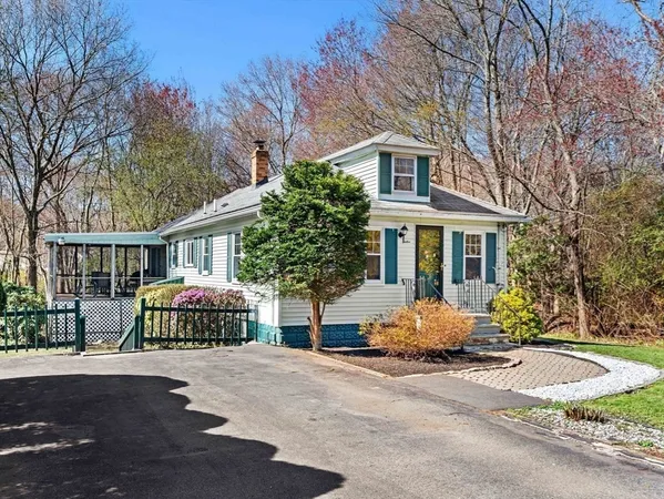 $539,900 | 12 Lake Avenue, Saugus, MA 01906