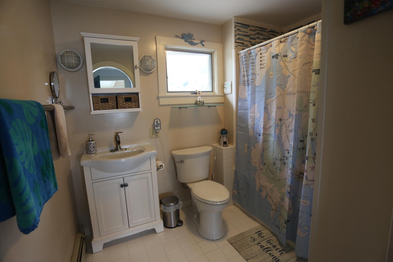 27 Shore Road Southwest Harbor, ME 04679 - Photo 15 of 34 Full bath