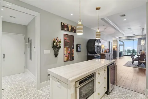 $1,900,000 | 600 Port Of New Orleans Place, Unit 7G, New Orleans, LA 70130