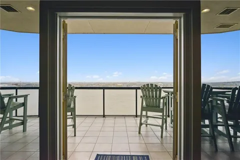 $1,900,000 | 600 Port Of New Orleans Place, Unit 7G, New Orleans, LA 70130