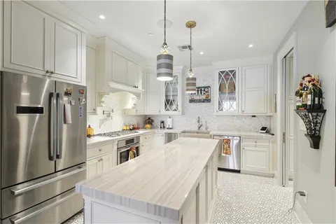 $1,900,000 | 600 Port Of New Orleans Place, Unit 7G, New Orleans, LA 70130