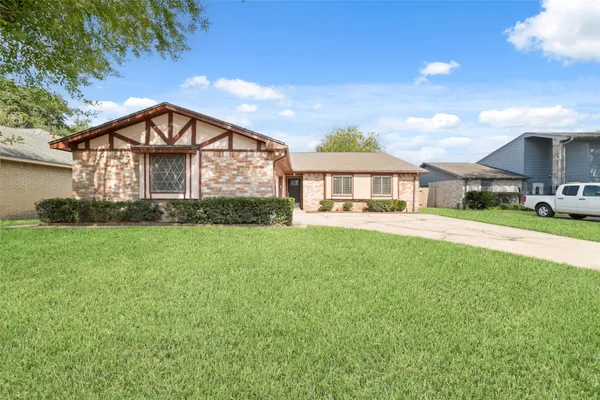 $1,900 | 10522 Northview Drive, Houston, TX 77086