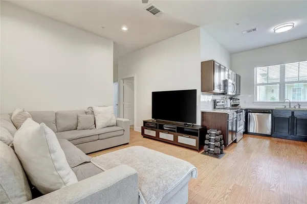 $1,550 | 2400 Louis Henna Boulevard, Unit 305, Round Rock, TX 78664