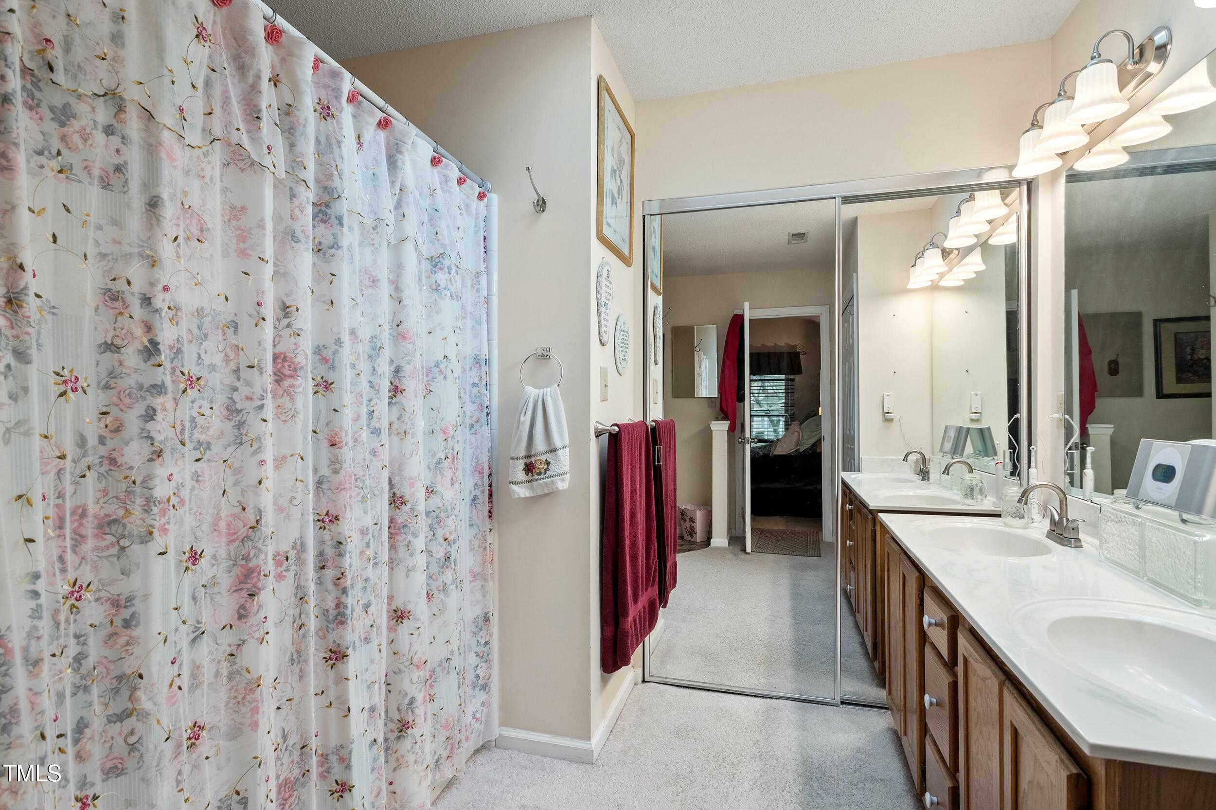 11821 Fairlie Place Raleigh, NC 27613 - Photo 20 of 34 tempImagenx99sA