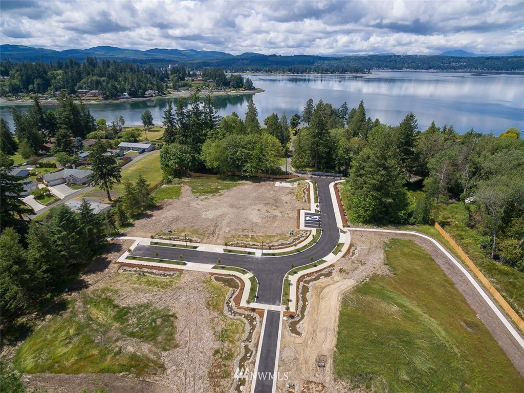 376 Northwest Ruth Lane Bremerton, WA 98310 - Photo 1 of 24 Gallery Image 1