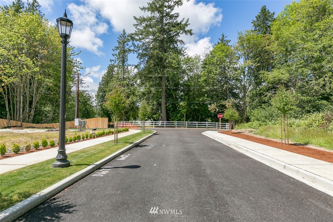 376 Northwest Ruth Lane Bremerton, WA 98310 - Photo 4 of 24 Gallery Image 4