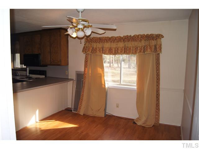 904 Windcrest Road Durham, NC 27713 - Photo 11 of 25 Breakfast Area