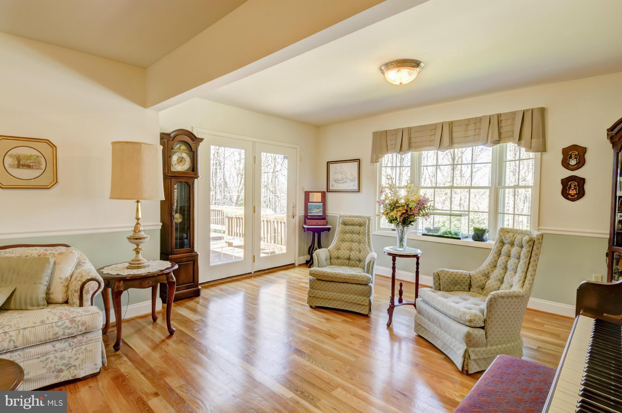85-m F M F Bowen Road Huntingtown, MD 20639 - Photo 13 of 30 Living Room
