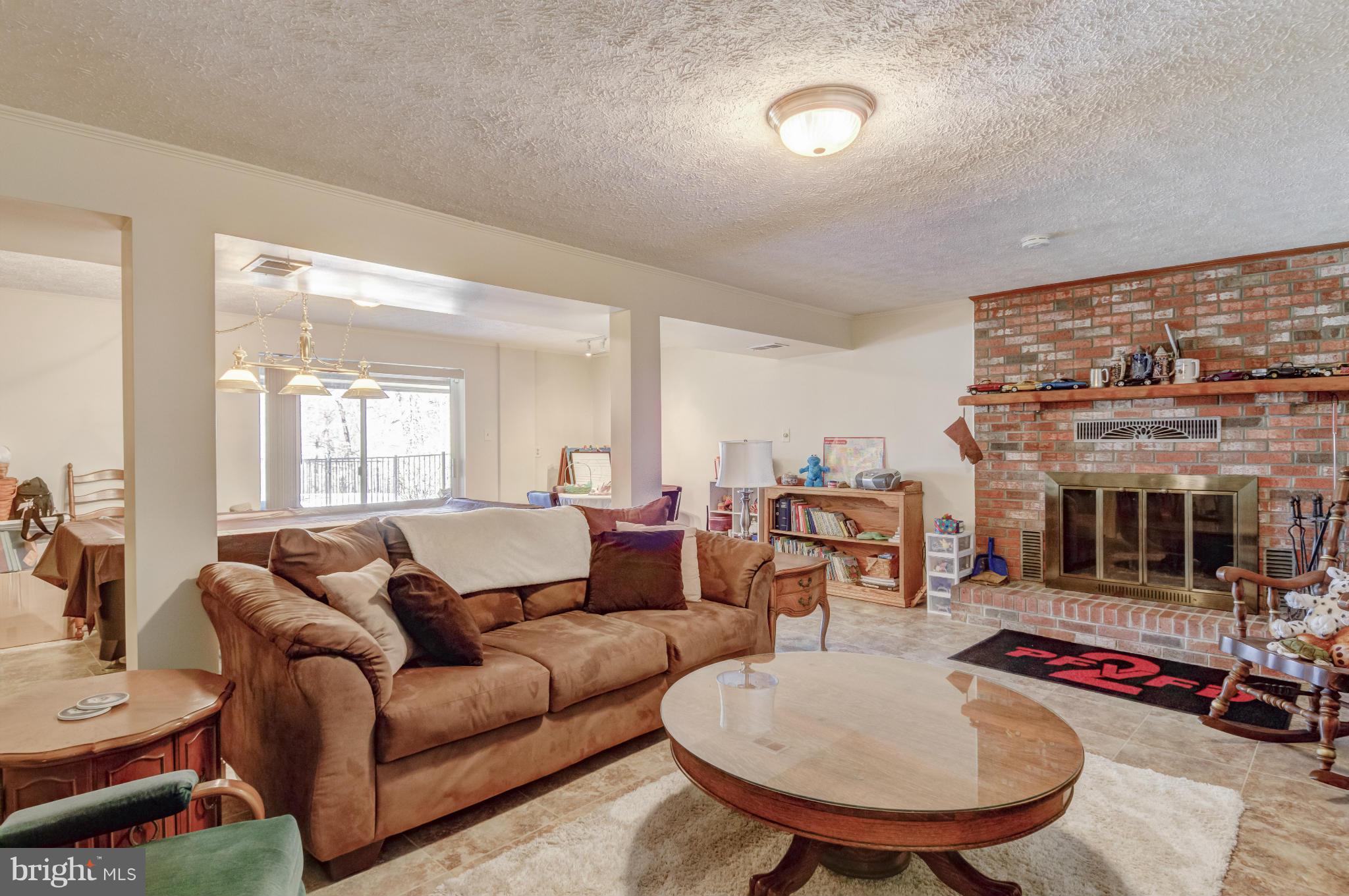 85-m F M F Bowen Road Huntingtown, MD 20639 - Photo 24 of 30 Family Room