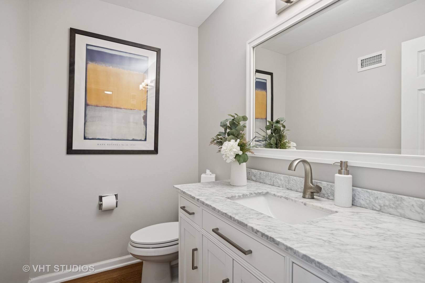 446 Shoreline Road Lake Barrington, IL 60010 - Photo 17 of 34 Gallery Image 17