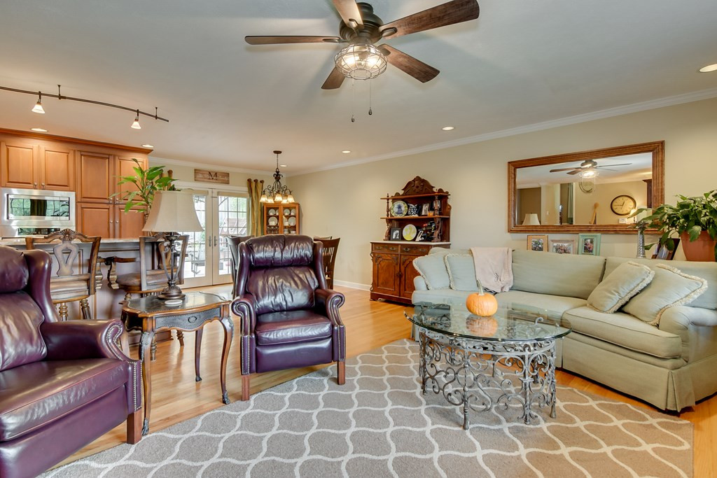 1844 Pisgah Road North Augusta, SC 29841 - Photo 10 of 37 Living Room