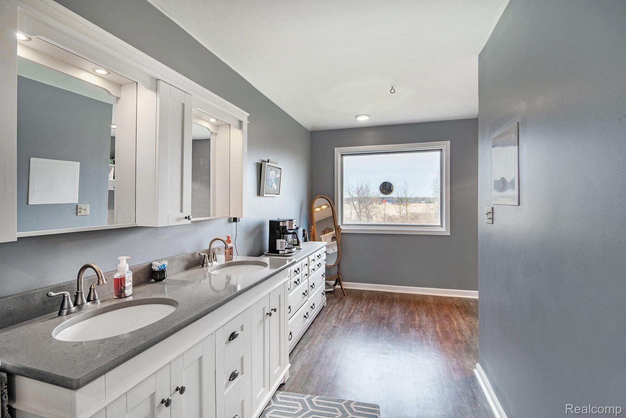 5380 Coldwater Road Flint, MI 48504 - Photo 23 of 52 Coldwater (18).jpg