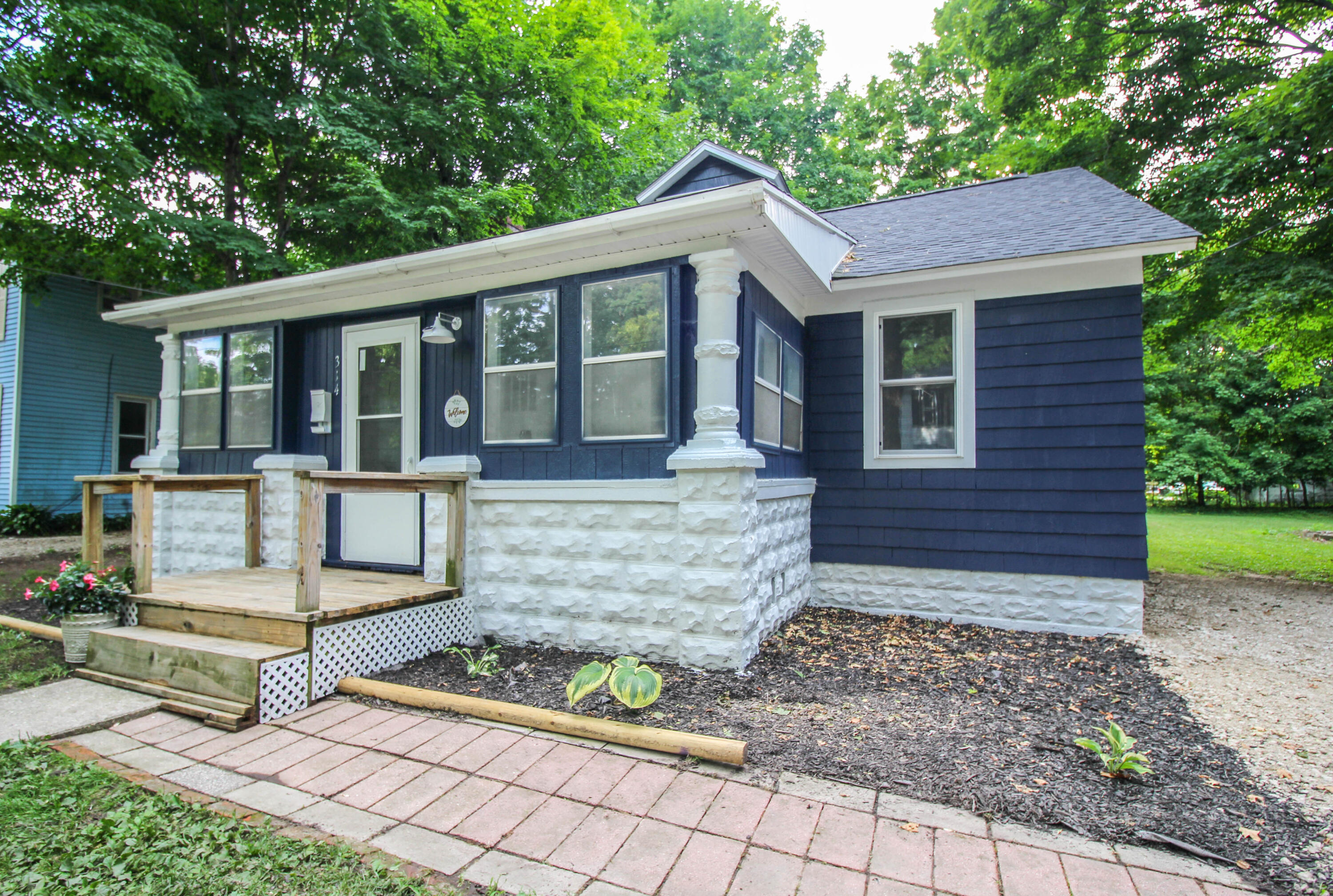 314 North Lincoln Avenue Three Rivers, MI 49093 - Photo 3 of 24 N Lincoln (3 of 24)