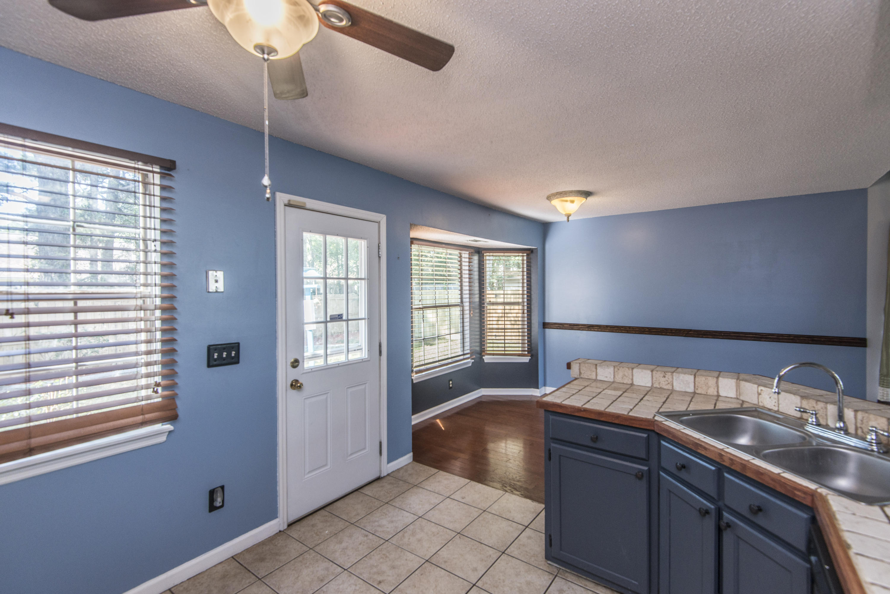180 Paddock Way Summerville, SC 29486 - Photo 11 of 36 _DSC0849