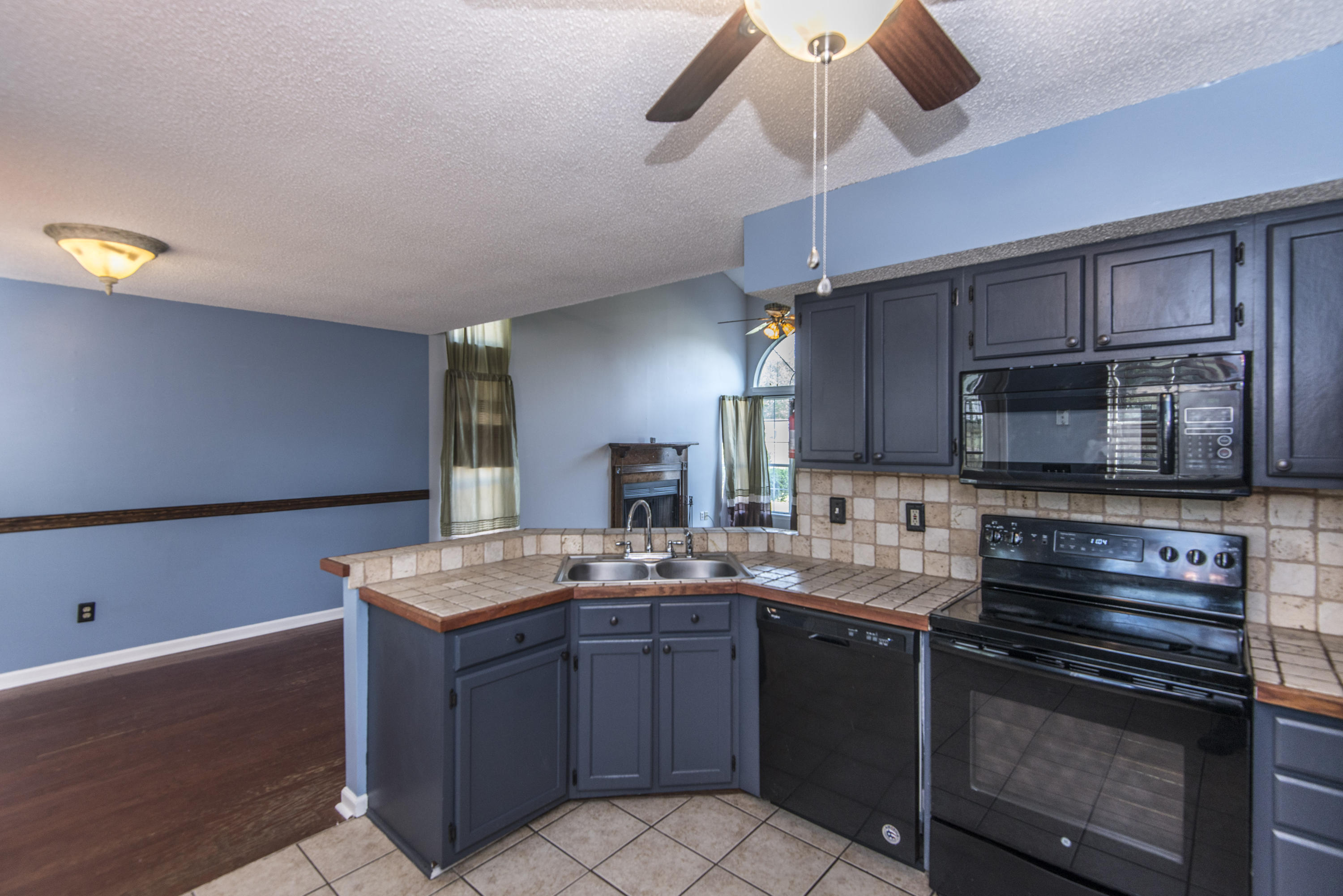 180 Paddock Way Summerville, SC 29486 - Photo 9 of 36 _DSC0847