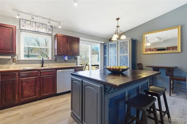 $269,900 | 1003 Mitchell Way, Pacific, MO 63069