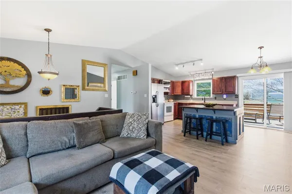 $269,900 | 1003 Mitchell Way, Pacific, MO 63069