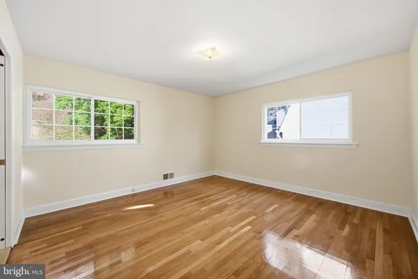 $1,050,000 | 8112 West Beach Drive Northwest, Washington, DC 20012