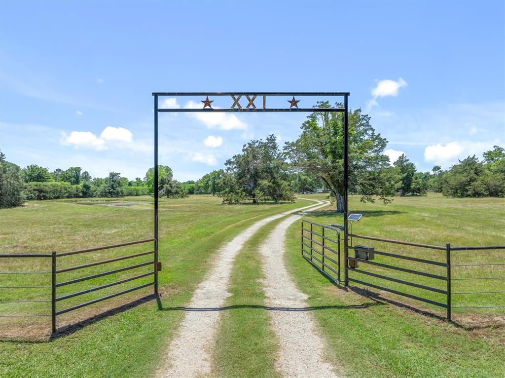 6663 Clearwater Ranch Road Wills Point, TX 75169 - Photo 3 of 36