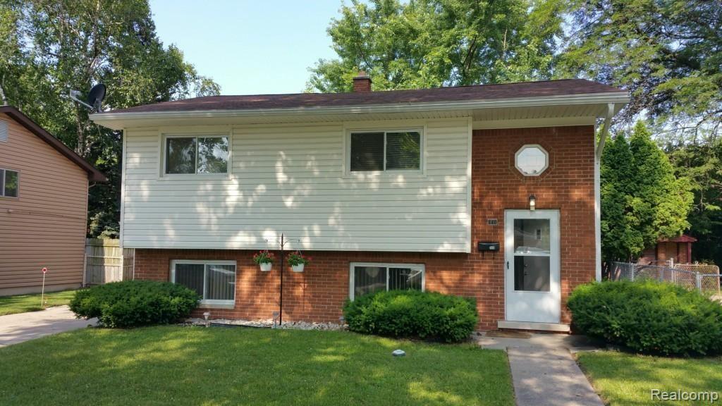 140 Bert Lane Inkster, MI 48141 - Photo 1 of 20 20150702_094936_resized_2.jpg