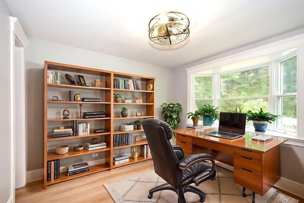 231 Main Street Kingston, MA 02364 - Photo 13 of 25 a workspace with furniture window and outside view