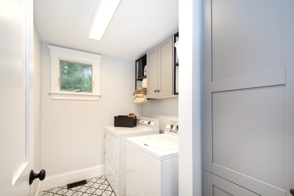 231 Main Street Kingston, MA 02364 - Photo 22 of 25 a bathroom with a sink and a window