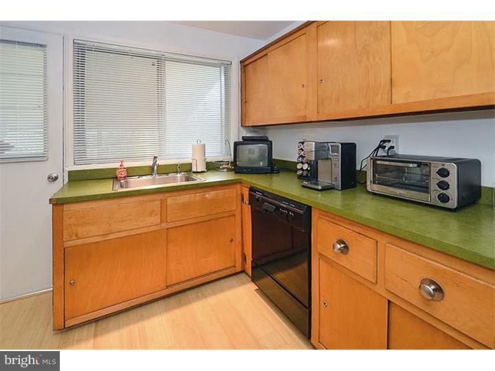 1203 Cromwell Road Glenside, PA 19038 - Photo 9 of 23 Kitchen
