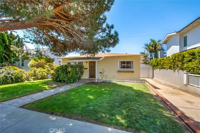 $1,915,000 | 217 North Acacia Avenue, Solana Beach, CA 92075