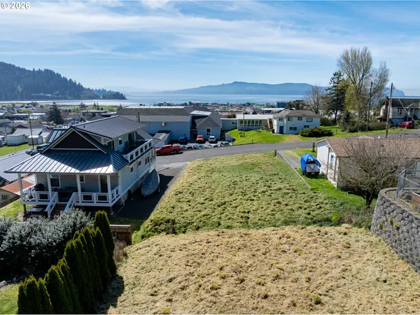 $149,900 | 607 Evergreen Avenue, Garibaldi, OR 97118