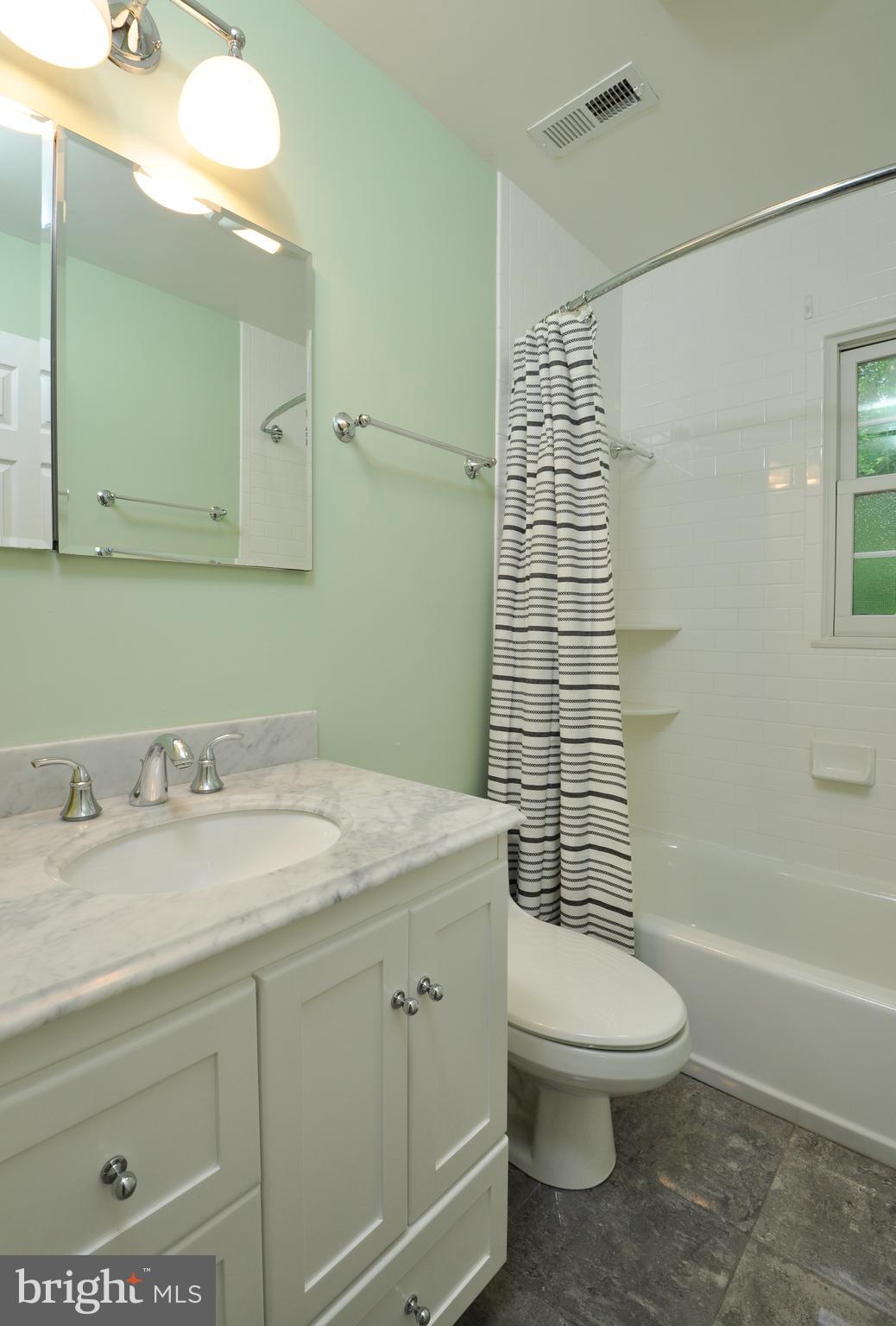 10152 Marshall Pond Road Burke, VA 22015 - Photo 25 of 30 Well Appointed Full Bath