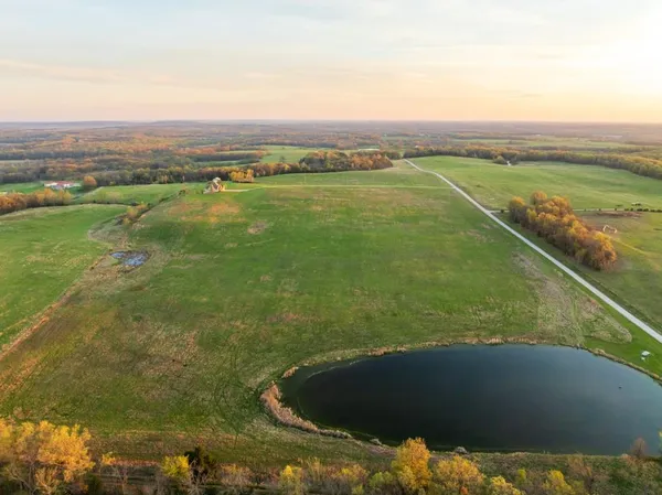 $1,000,000 | 1978 Southwest County Road 11517, Rich Hill, MO 64779