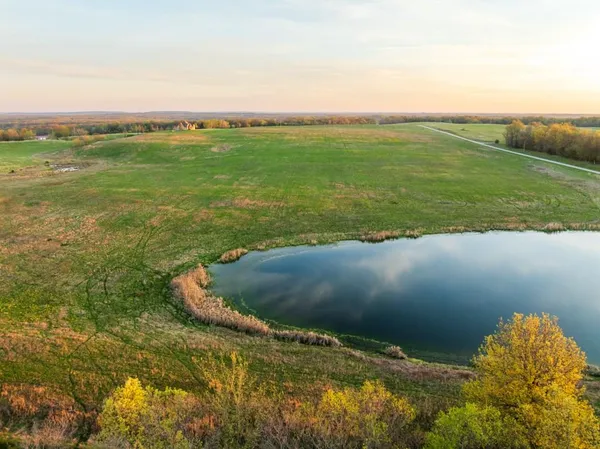 $1,000,000 | 1978 Southwest County Road 11517, Rich Hill, MO 64779
