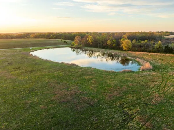 $1,000,000 | 1978 Southwest County Road 11517, Rich Hill, MO 64779