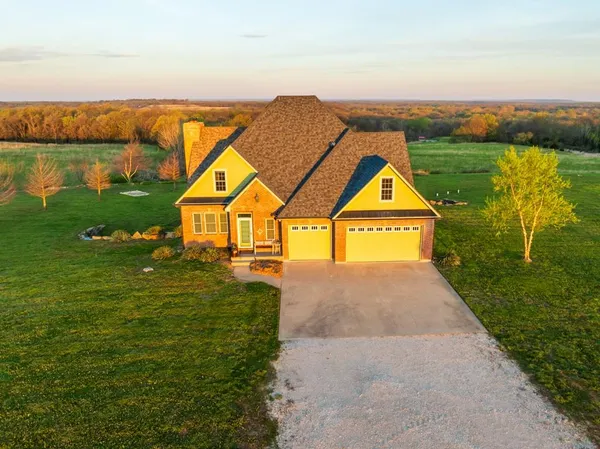 $1,000,000 | 1978 Southwest County Road 11517, Rich Hill, MO 64779