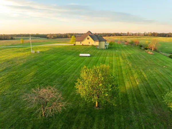 $1,000,000 | 1978 Southwest County Road 11517, Rich Hill, MO 64779