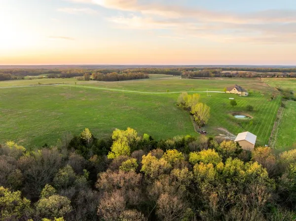$1,000,000 | 1978 Southwest County Road 11517, Rich Hill, MO 64779