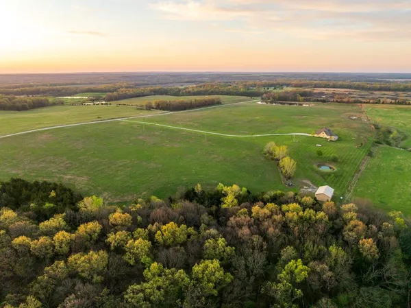$1,000,000 | 1978 Southwest County Road 11517, Rich Hill, MO 64779