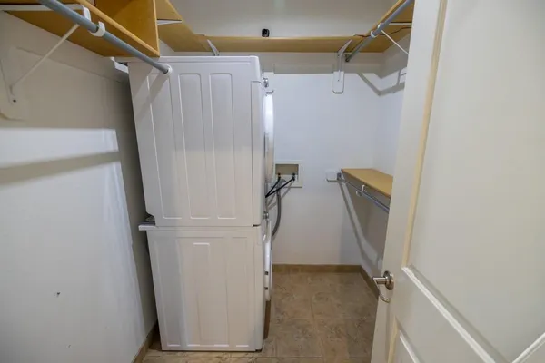 $1,000,000 | 1978 Southwest County Road 11517, Rich Hill, MO 64779