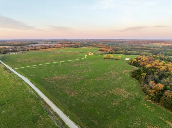 $1,000,000 | 1978 Southwest County Road 11517, Rich Hill, MO 64779