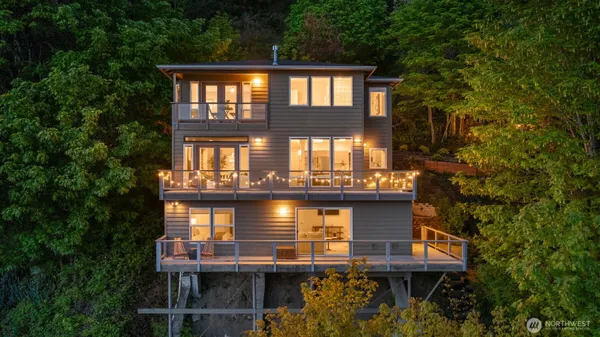 $2,185,000 | 10835 Arroyo Beach Place Southwest, Seattle, WA 98146
