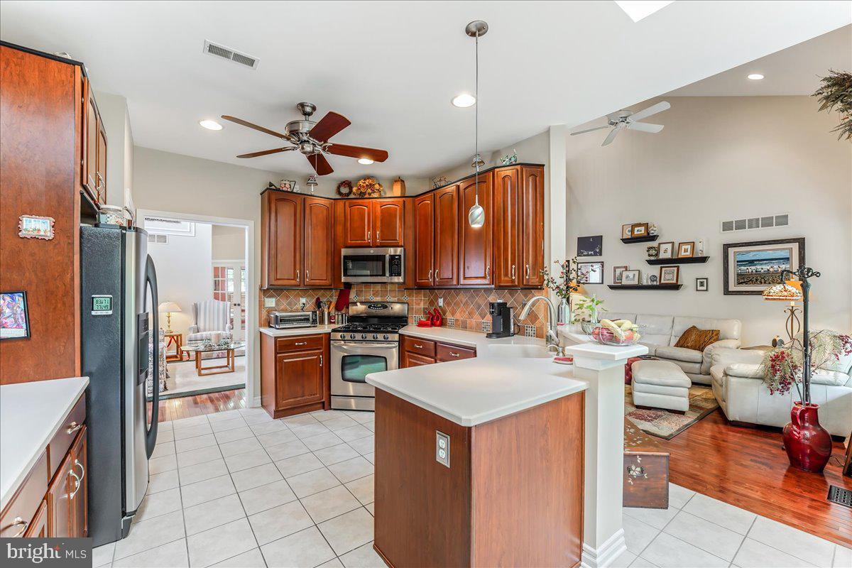 2 Brentwood Road Boothwyn, PA 19061 - Photo 18 of 60 Stainless steel appliances