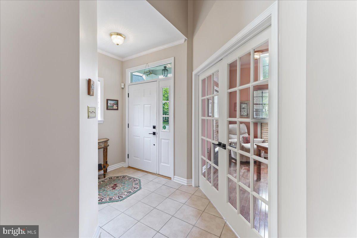2 Brentwood Road Boothwyn, PA 19061 - Photo 4 of 60 Front door/foyer