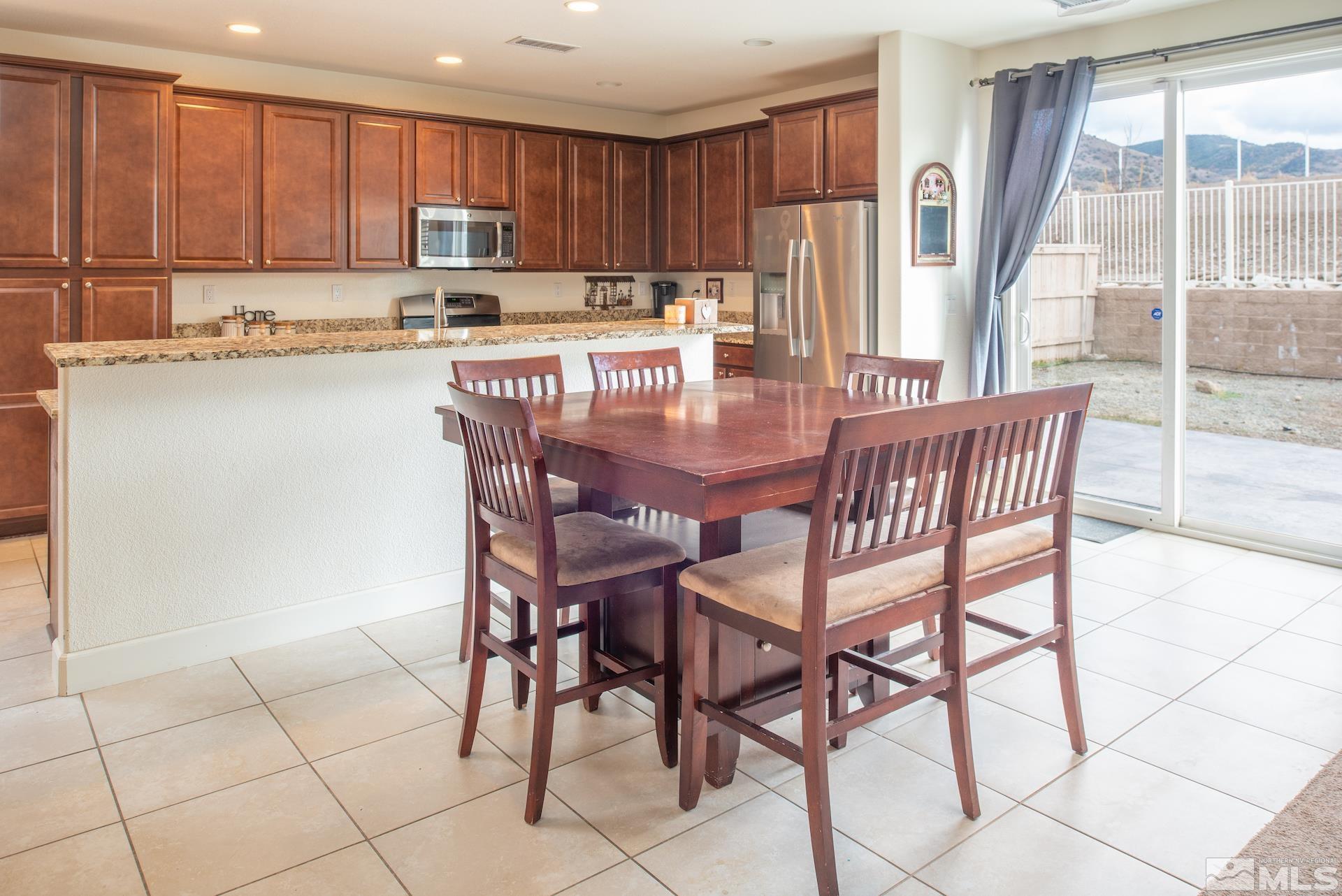 2072 Whitecliff Drive Reno, NV 89521 - Photo 4 of 33 Photo 4